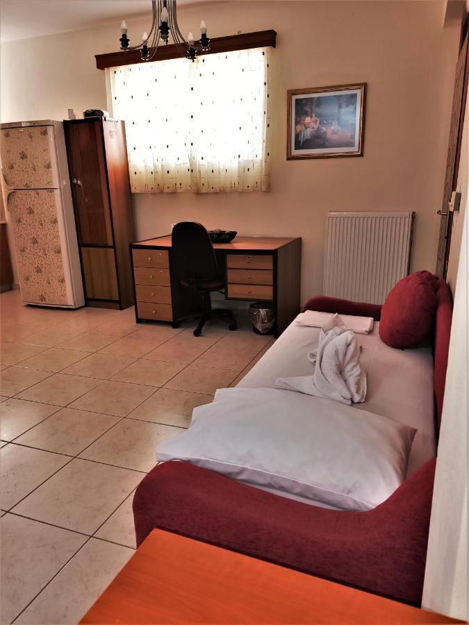 Family Yard House Kos Apartment Ngoại thất bức ảnh