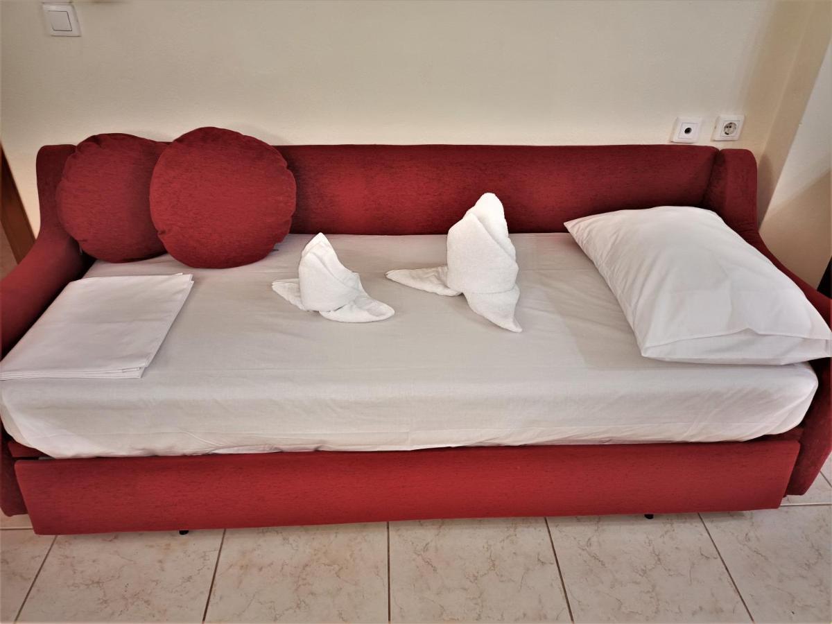 Family Yard House Kos Apartment Ngoại thất bức ảnh