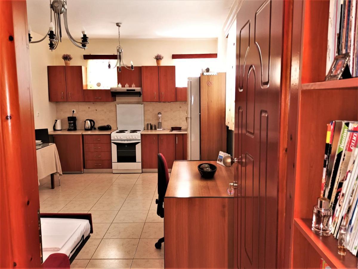 Family Yard House Kos Apartment Ngoại thất bức ảnh