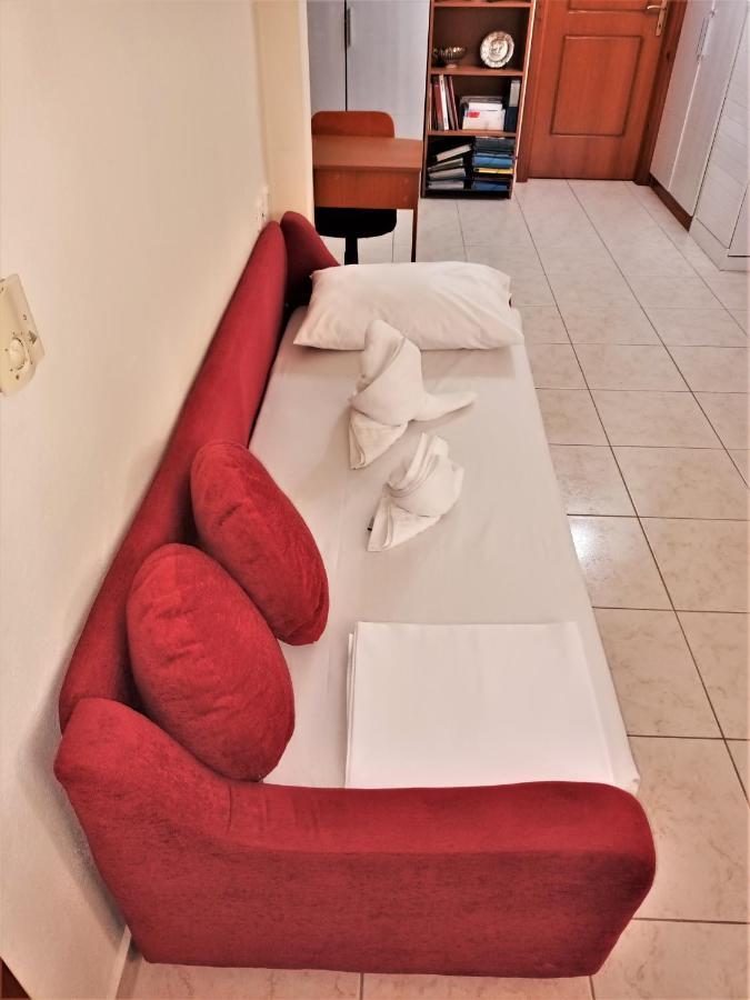 Family Yard House Kos Apartment Ngoại thất bức ảnh