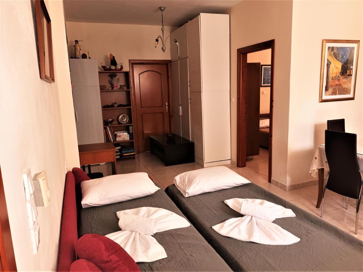 Family Yard House Kos Apartment Ngoại thất bức ảnh