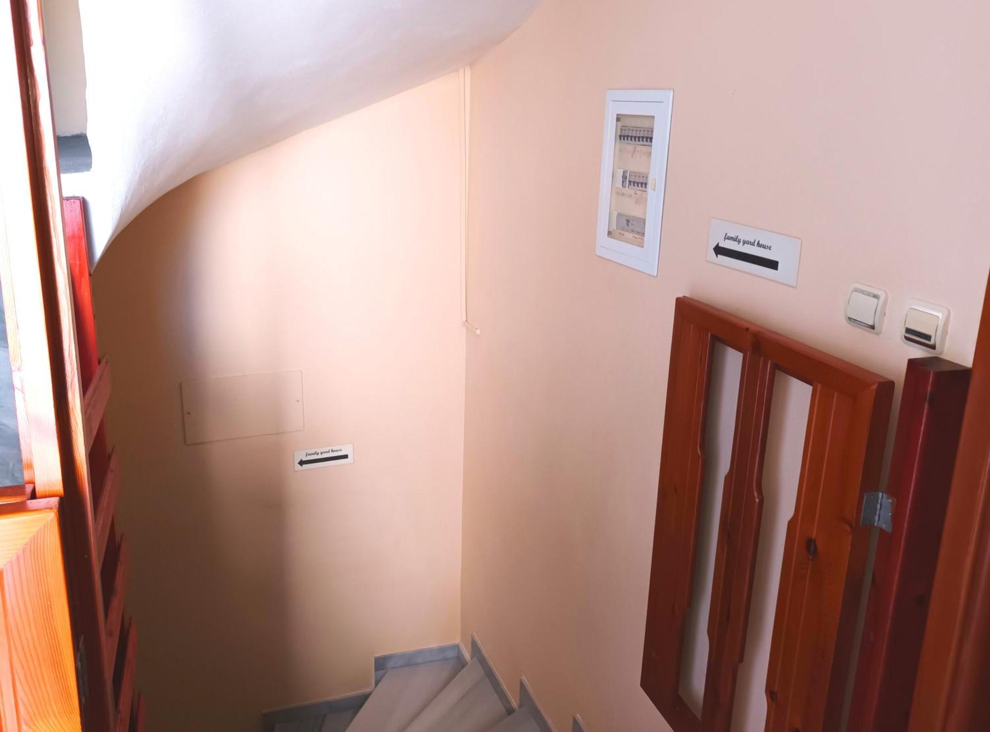 Family Yard House Kos Apartment Ngoại thất bức ảnh