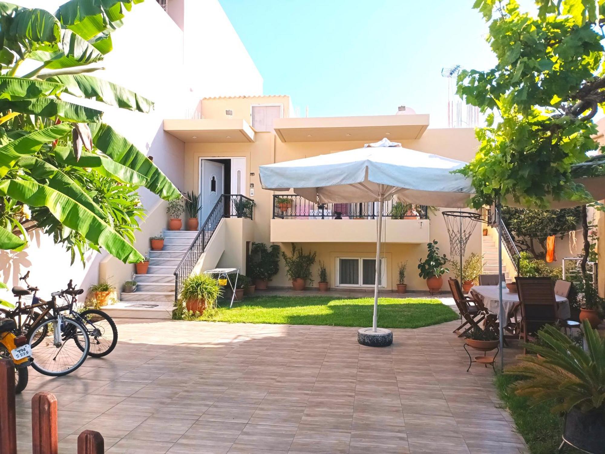 Family Yard House Kos Apartment Ngoại thất bức ảnh
